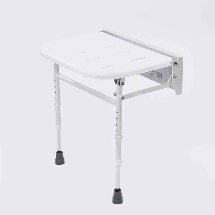 Kokoontaittuva suihkutuoli jaloilla