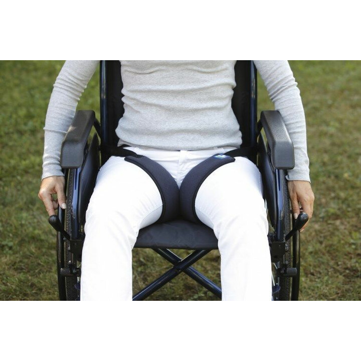 Pehmustettu lantion tukivyö pyörätuoliin ja tuoleihin säädettävillä hihnoilla