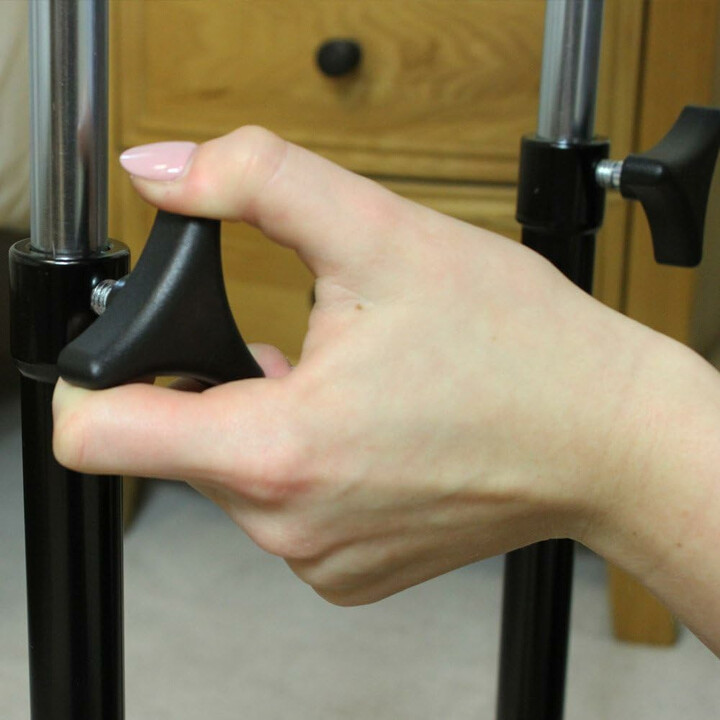 Sänkypöytä rullilla