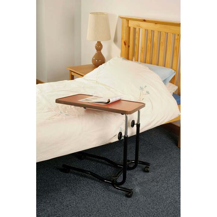 Sänkypöytä rullilla