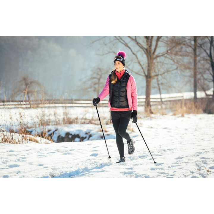 Säädettävät teleskooppikävelysauvat heijastimilla