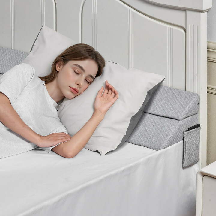 Sängynpäädyn rakoa täyttävä kiilatyyny JXZ-6 1930 x 255 x 152 mm 25D vaahto harmaa sivutaskulla